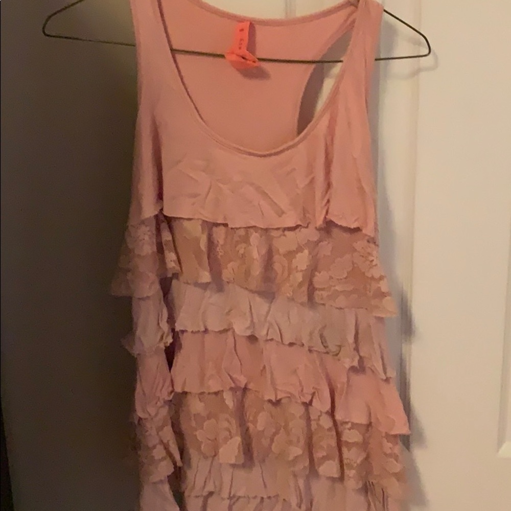 Beautiful pink tank w layers of alternating lace
